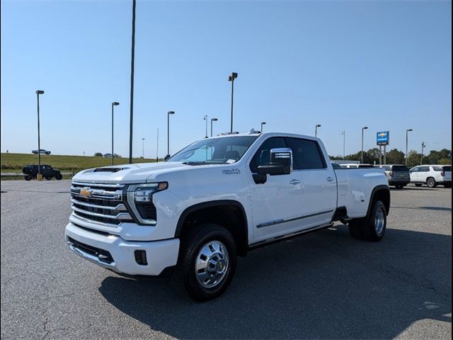 2025 Chevrolet Silverado 3500HD High Country