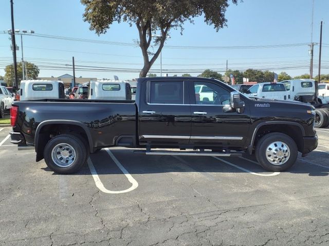 2025 Chevrolet Silverado 3500HD High Country