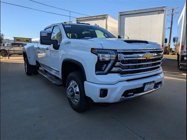 2025 Chevrolet Silverado 3500HD High Country