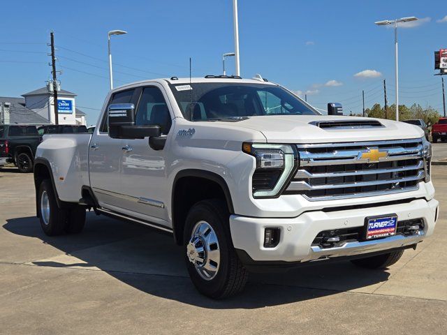 2025 Chevrolet Silverado 3500HD High Country