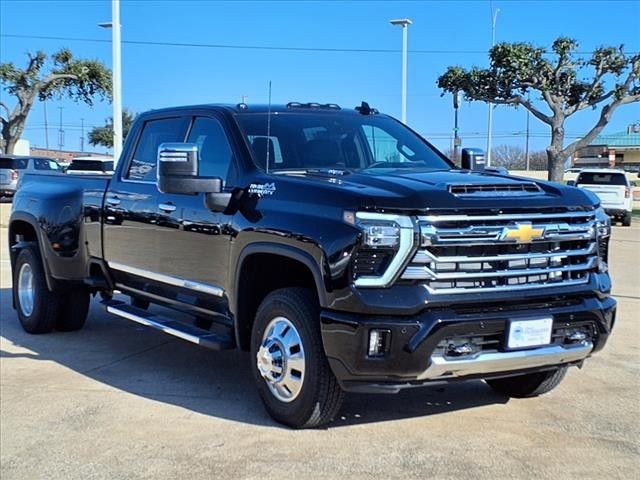 2025 Chevrolet Silverado 3500HD High Country