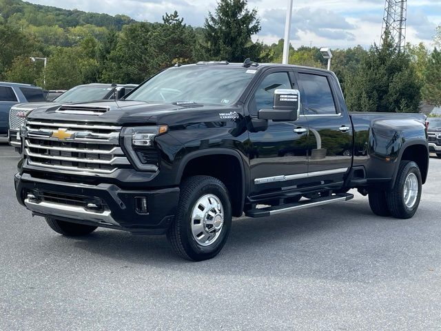 2025 Chevrolet Silverado 3500HD High Country