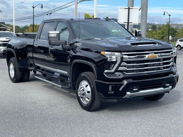 2025 Chevrolet Silverado 3500HD High Country