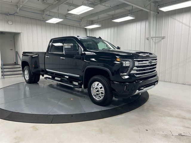 2025 Chevrolet Silverado 3500HD High Country