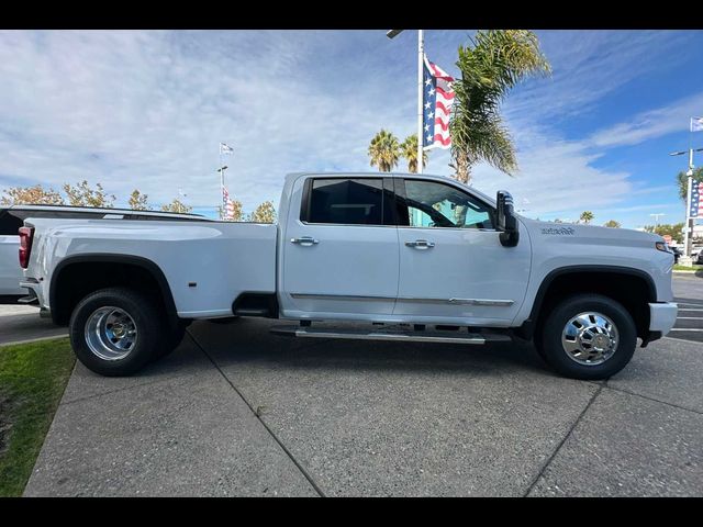 2025 Chevrolet Silverado 3500HD High Country