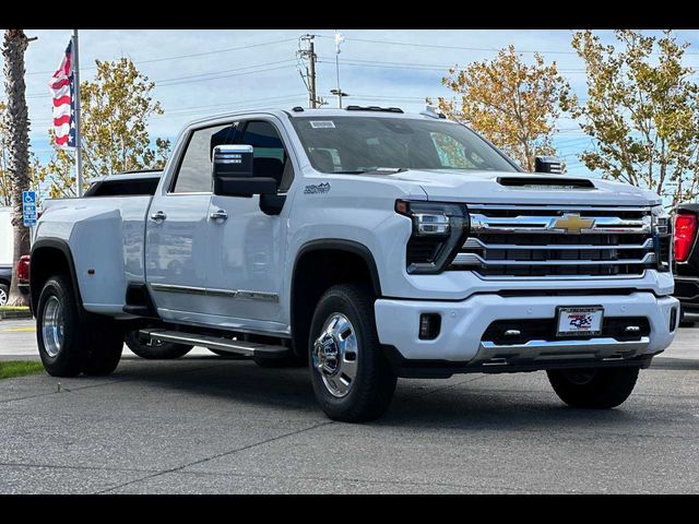 2025 Chevrolet Silverado 3500HD High Country