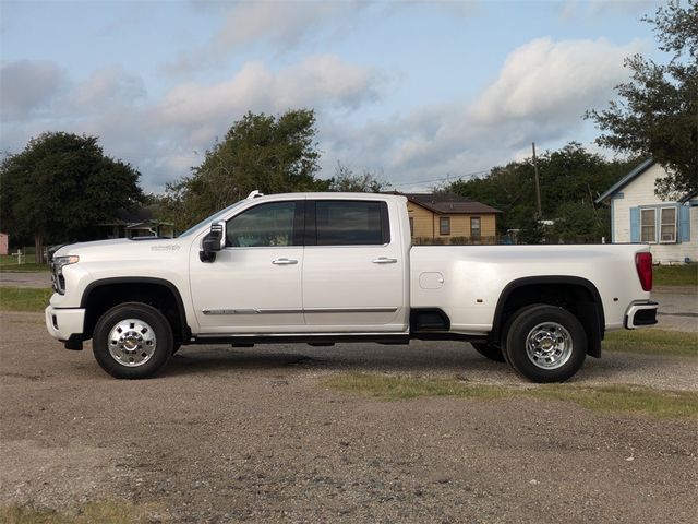 2025 Chevrolet Silverado 3500HD High Country