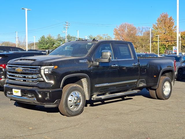 2025 Chevrolet Silverado 3500HD High Country