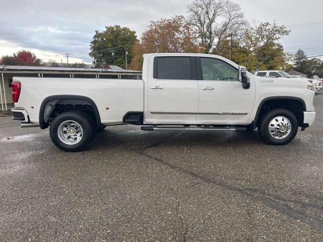 2025 Chevrolet Silverado 3500HD High Country