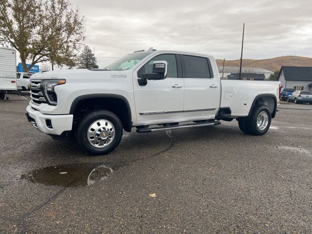 2025 Chevrolet Silverado 3500HD High Country