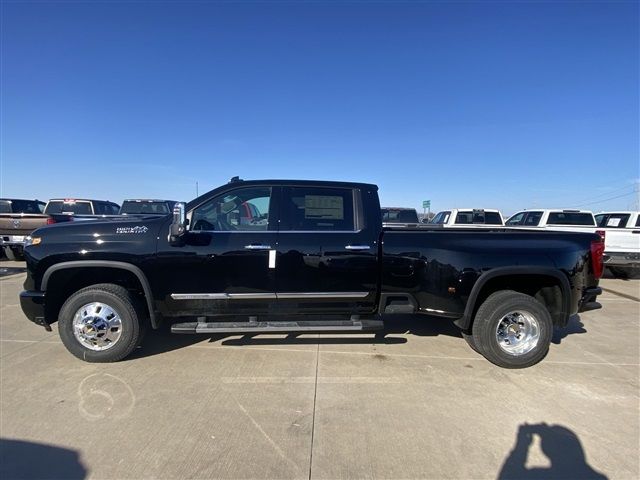 2025 Chevrolet Silverado 3500HD High Country