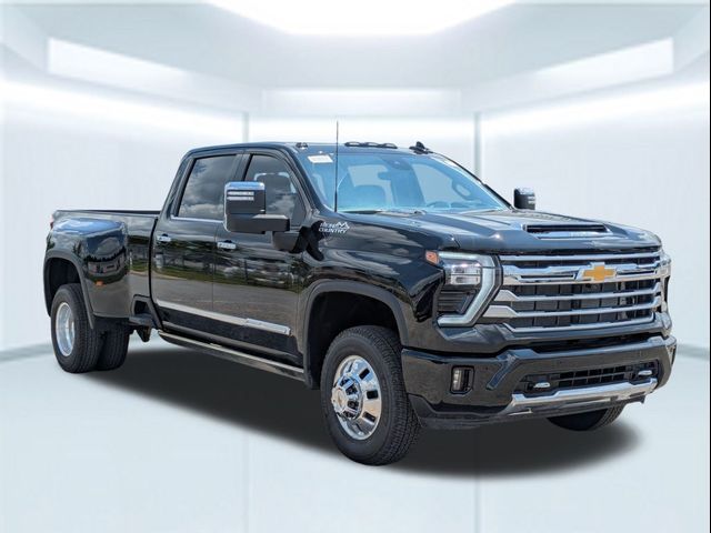 2025 Chevrolet Silverado 3500HD High Country
