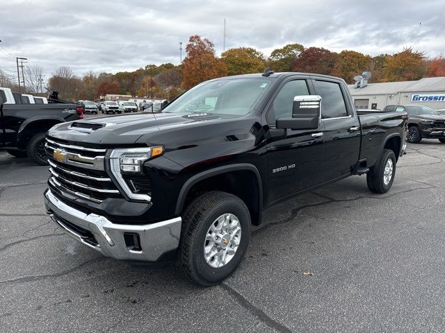 2025 Chevrolet Silverado 3500HD LTZ