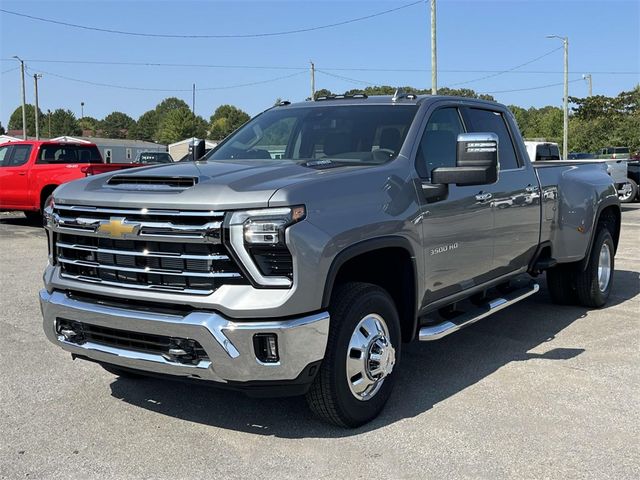 2025 Chevrolet Silverado 3500HD LTZ