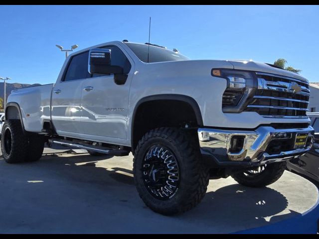 2025 Chevrolet Silverado 3500HD LTZ