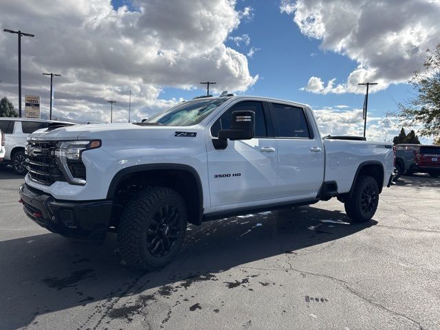 2025 Chevrolet Silverado 3500HD LTZ