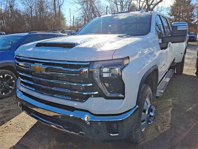 2025 Chevrolet Silverado 3500HD LTZ