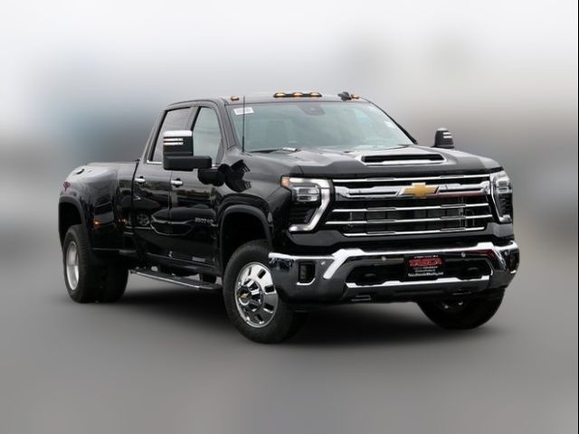 2025 Chevrolet Silverado 3500HD LTZ