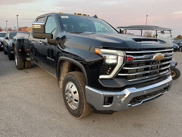 2025 Chevrolet Silverado 3500HD LTZ