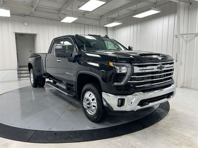 2025 Chevrolet Silverado 3500HD LTZ