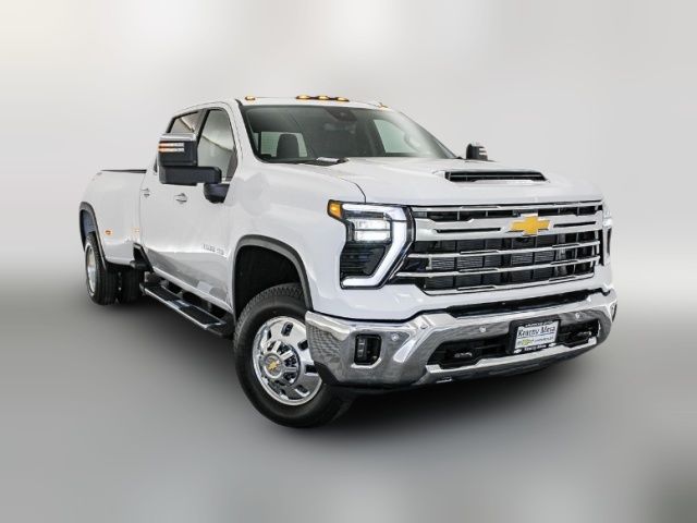 2025 Chevrolet Silverado 3500HD LTZ