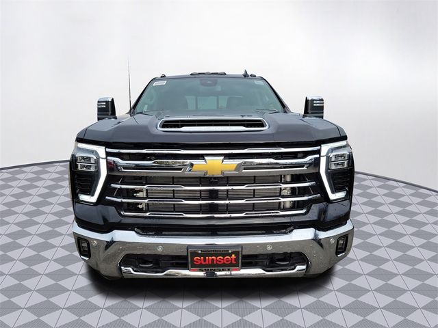 2025 Chevrolet Silverado 3500HD LTZ