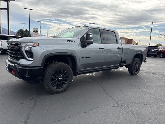 2025 Chevrolet Silverado 3500HD LTZ