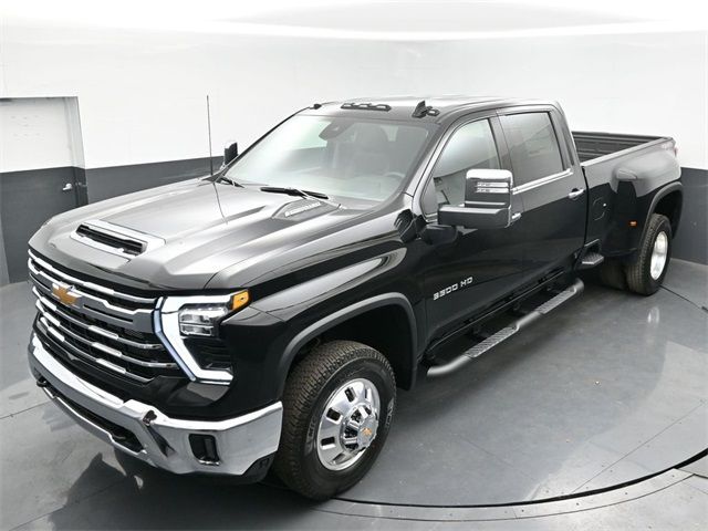 2025 Chevrolet Silverado 3500HD LTZ