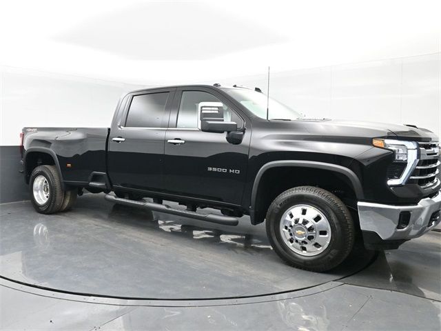 2025 Chevrolet Silverado 3500HD LTZ