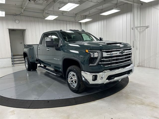 2025 Chevrolet Silverado 3500HD LTZ