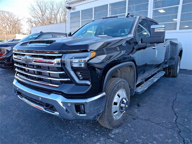 2025 Chevrolet Silverado 3500HD LTZ