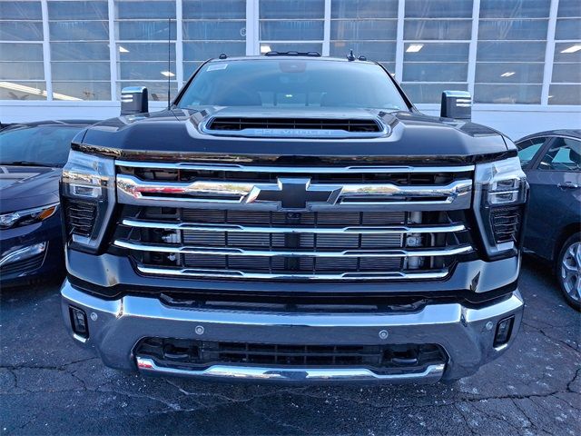 2025 Chevrolet Silverado 3500HD LTZ