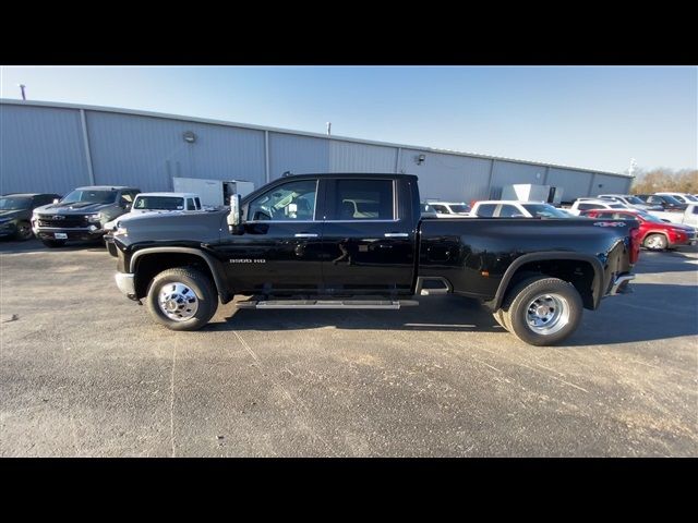 2025 Chevrolet Silverado 3500HD LTZ