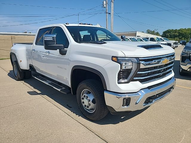 2025 Chevrolet Silverado 3500HD LTZ