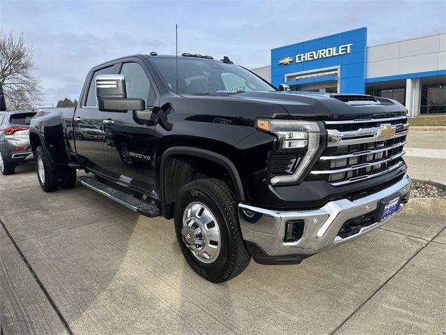 2025 Chevrolet Silverado 3500HD LTZ