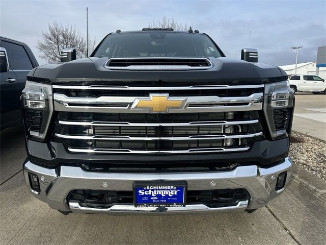 2025 Chevrolet Silverado 3500HD LTZ