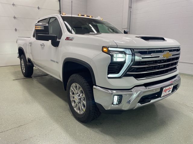 2025 Chevrolet Silverado 3500HD LTZ