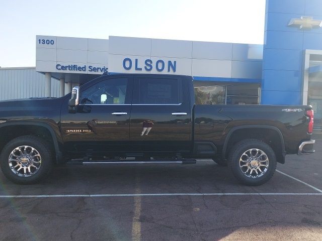 2025 Chevrolet Silverado 3500HD LTZ