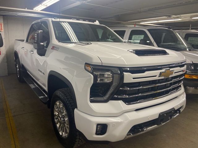 2025 Chevrolet Silverado 3500HD LTZ