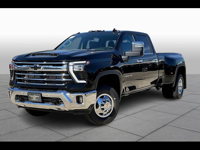 2025 Chevrolet Silverado 3500HD LTZ