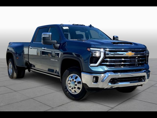 2025 Chevrolet Silverado 3500HD LTZ