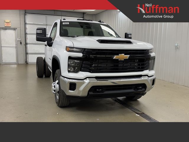 2025 Chevrolet Silverado 3500HD Work Truck