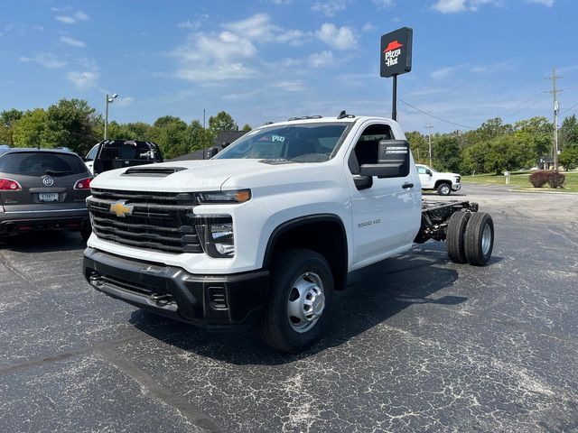 2025 Chevrolet Silverado 3500HD Work Truck