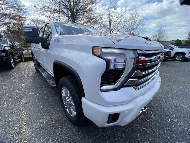 2025 Chevrolet Silverado 3500HD High Country