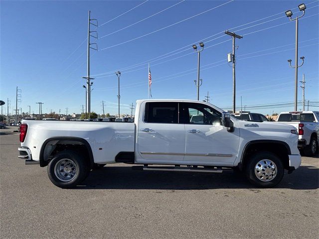 2025 Chevrolet Silverado 3500HD High Country