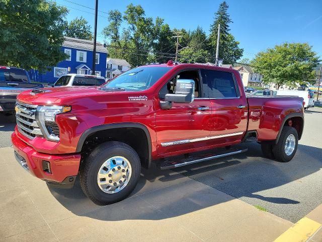 2025 Chevrolet Silverado 3500HD High Country