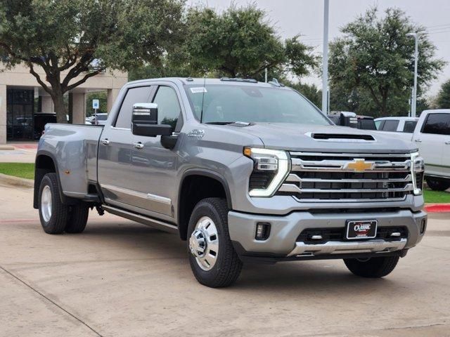 2025 Chevrolet Silverado 3500HD High Country