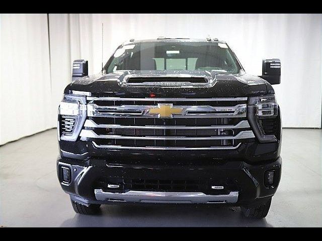 2025 Chevrolet Silverado 3500HD High Country