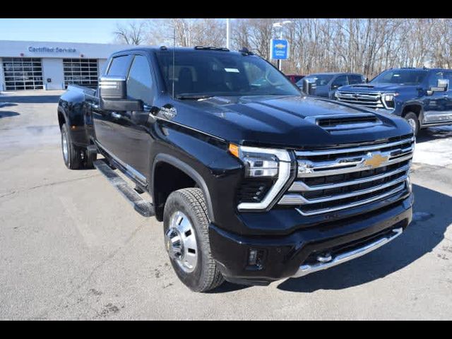 2025 Chevrolet Silverado 3500HD High Country