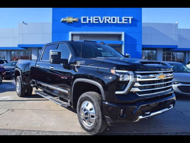 2025 Chevrolet Silverado 3500HD High Country